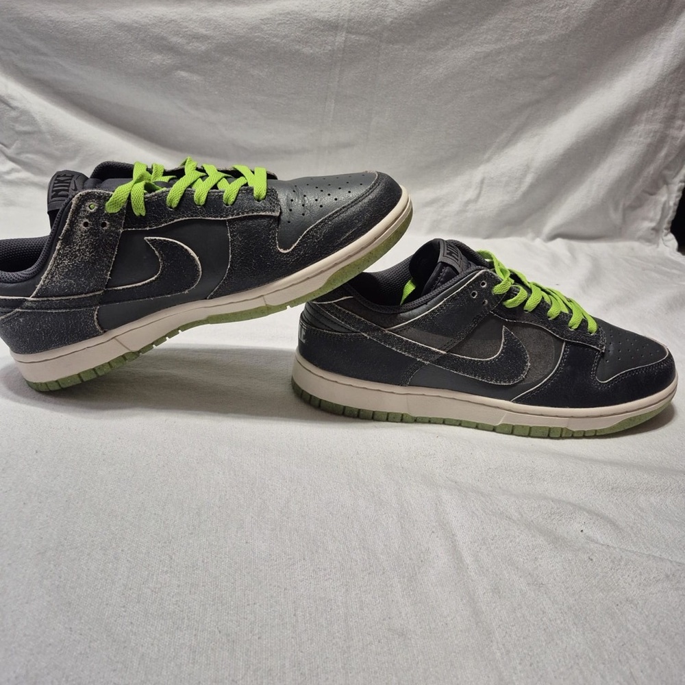 Nike Men's Black and Green Sneakers
